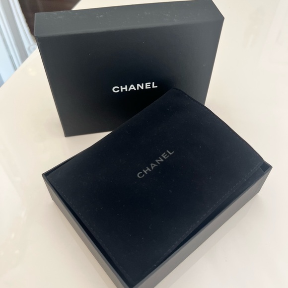 💯 Authentic RARE Chanel Red wallet with a custom 24k plated unbranded chain. - Picture 5 of 11